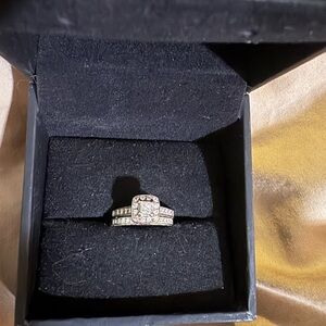 Elegant Silver Ring with Clear Stones